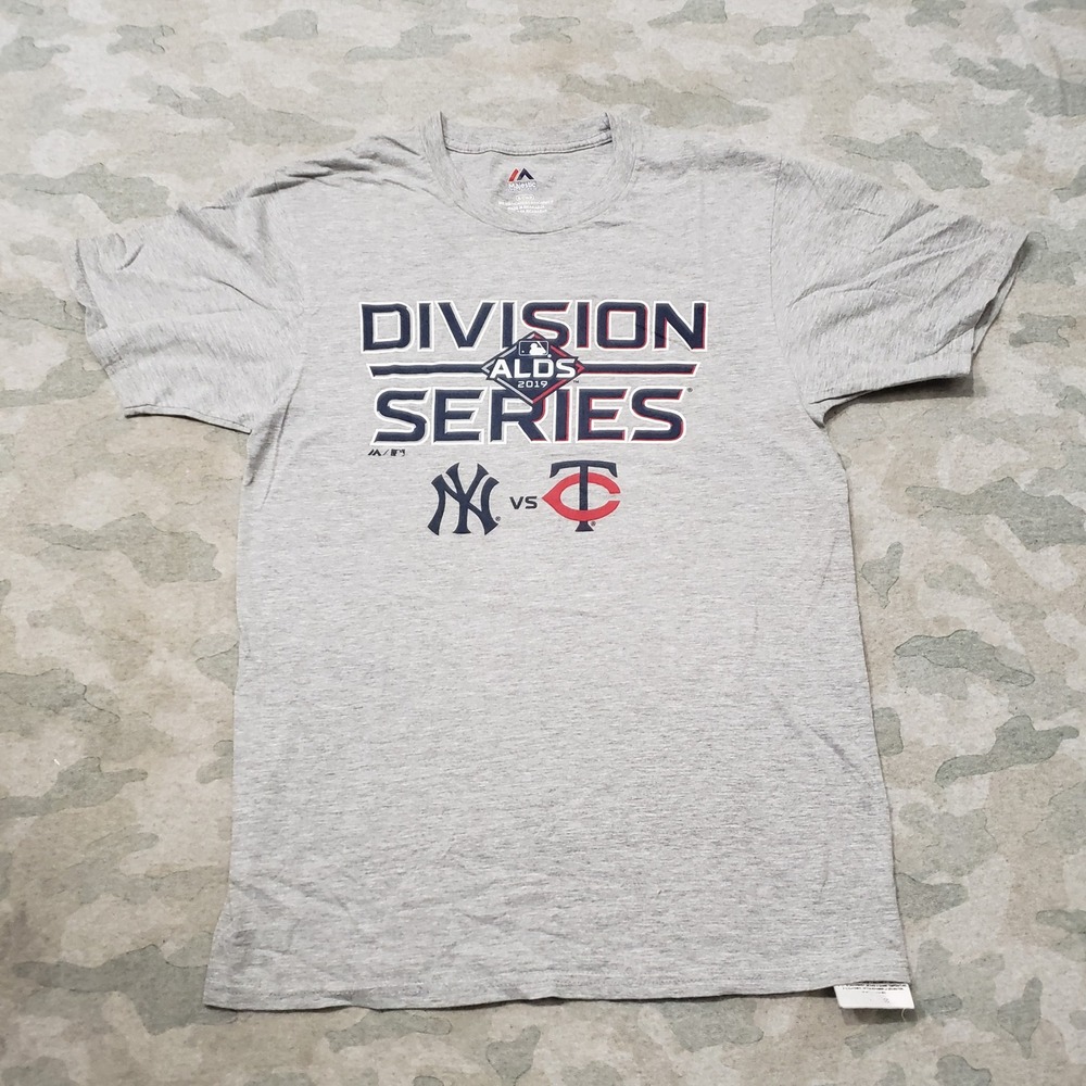 Majestic MLB Shirt Mens Small Gray Yankees vs Twins Division Series Short Sleeve